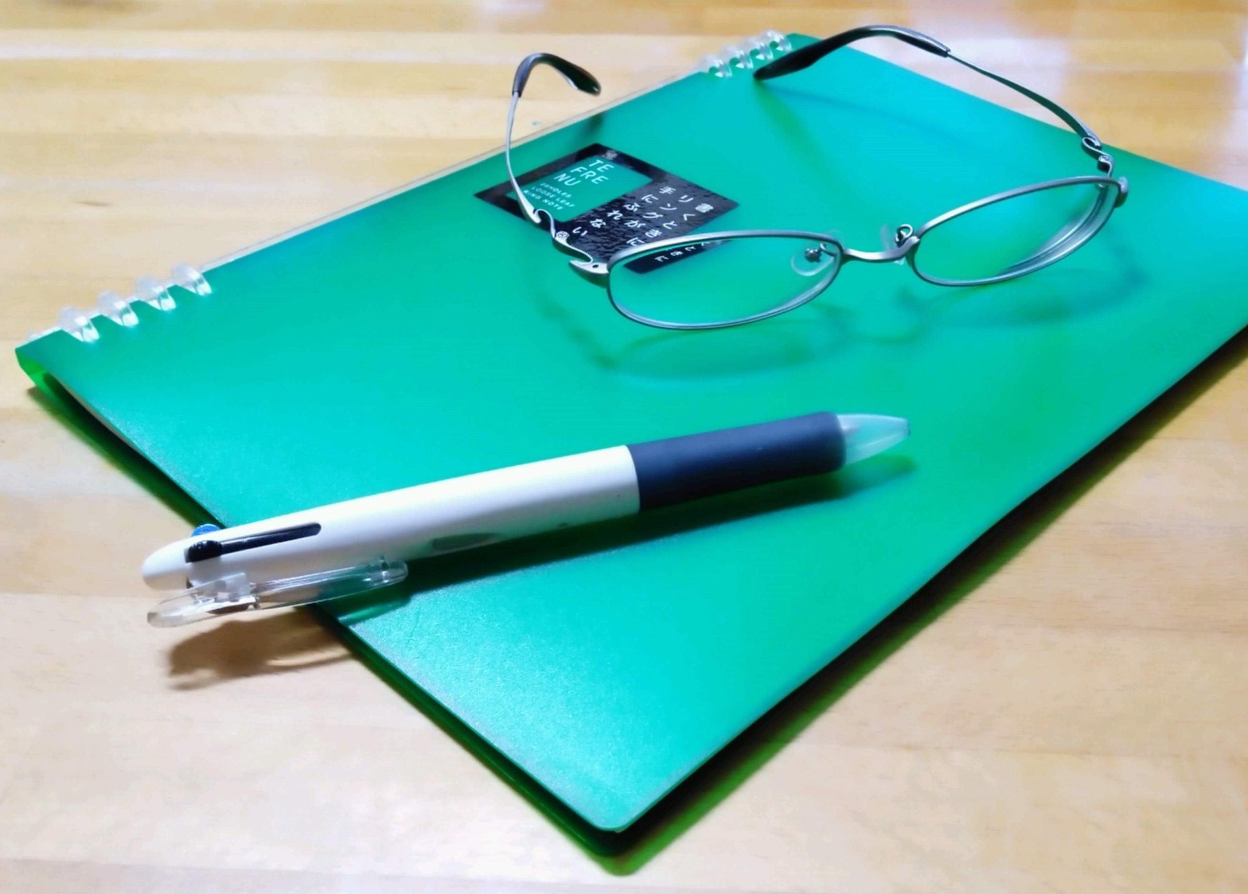 メガネ　ノート　ペン05